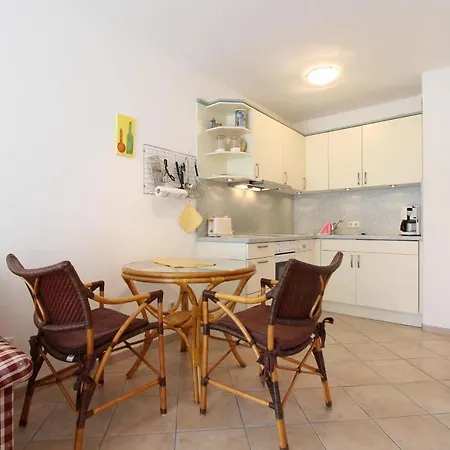 Appartement Ostlandstrasse 12 Whg 2 Eg *